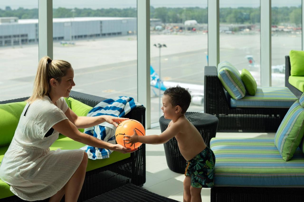 Marriott Montreal Airport In-Terminal Hotel Dorval Exterior photo